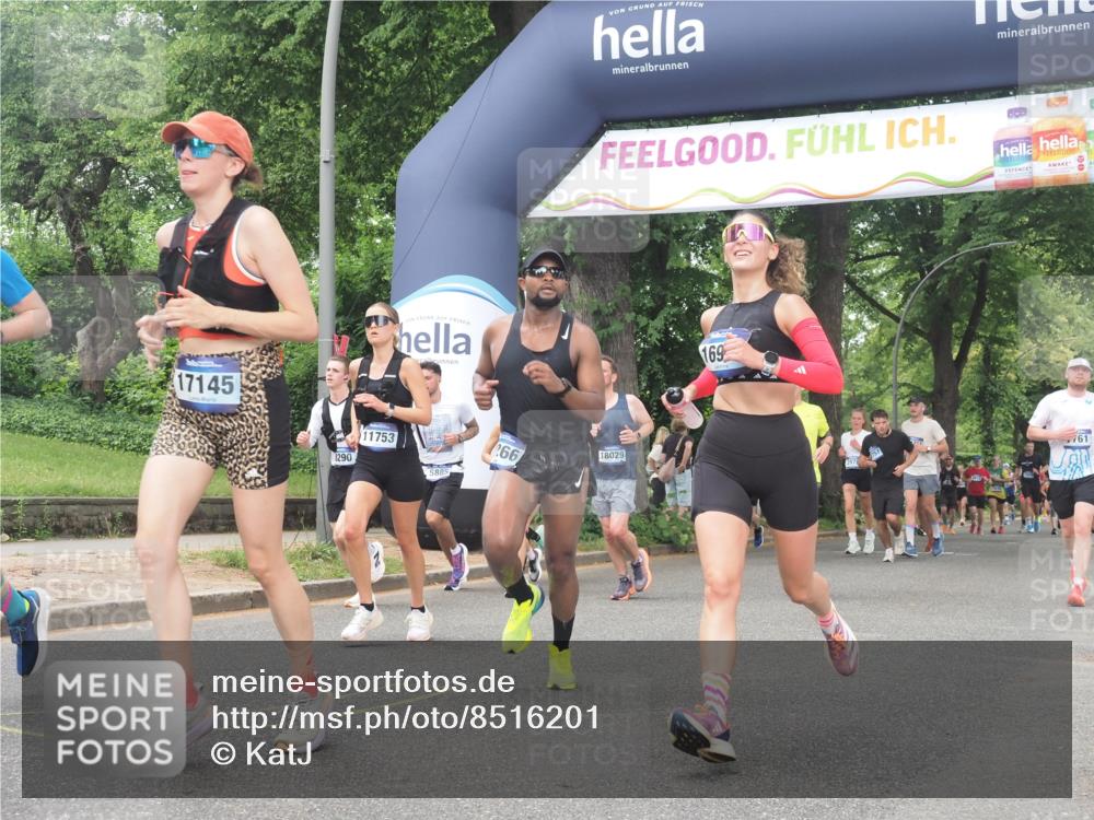 29.06.2025 - hella hamburg halbmarathon KatJ http://msf.ph/oto/8516201 29.06.2025 10:47:18 Zwischen KM18-KM19 5775, 5885, 6309, 7761, 8003, 8290 meine-sportfotos.de
