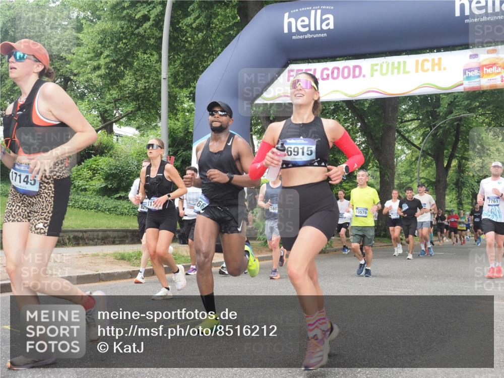 29.06.2025 - hella hamburg halbmarathon KatJ http://msf.ph/oto/8516212 29.06.2025 10:47:18 Zwischen KM18-KM19 5775, 5885, 6309, 7761, 8003, 8290 meine-sportfotos.de