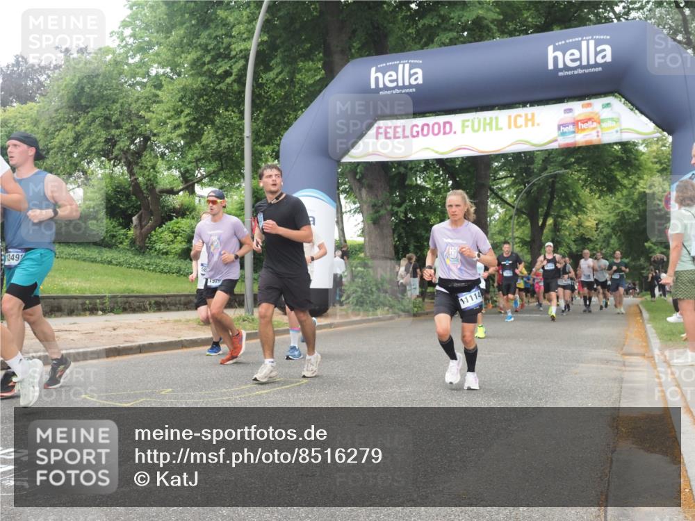 29.06.2025 - hella hamburg halbmarathon KatJ http://msf.ph/oto/8516279 29.06.2025 10:47:22 Zwischen KM18-KM19 2978, 5775, 5839, 5885, 6201, 6309, 7761, 8003, 8290 meine-sportfotos.de