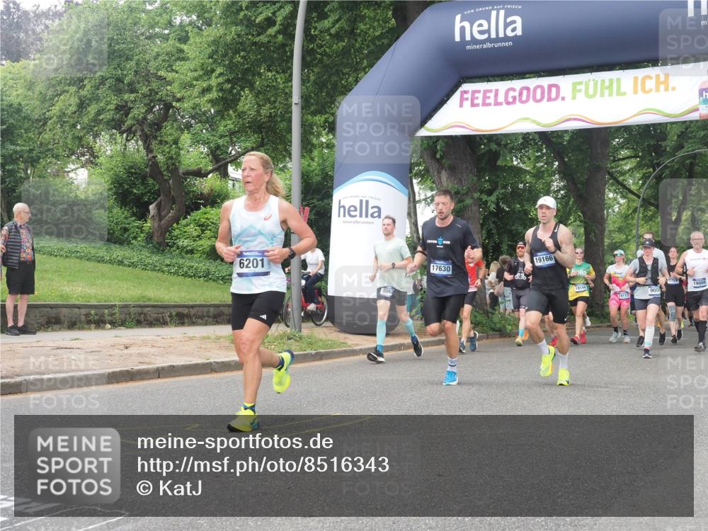 29.06.2025 - hella hamburg halbmarathon KatJ http://msf.ph/oto/8516343 29.06.2025 10:47:24 Zwischen KM18-KM19 2978, 5775, 5839, 5885, 6201, 7761, 8290, 8662 meine-sportfotos.de