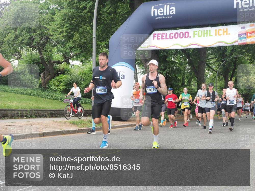 29.06.2025 - hella hamburg halbmarathon KatJ http://msf.ph/oto/8516345 29.06.2025 10:47:25 Zwischen KM18-KM19 1420, 2978, 5839, 6201, 7761, 8290, 8662 meine-sportfotos.de