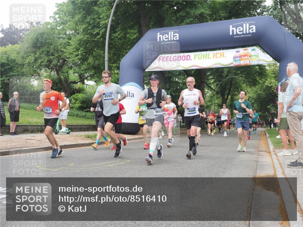 29.06.2025 - hella hamburg halbmarathon KatJ http://msf.ph/oto/8516410 29.06.2025 10:47:27 Zwischen KM18-KM19 1420, 2391, 2978, 4592, 5839, 6201, 7759, 8191, 8662 meine-sportfotos.de