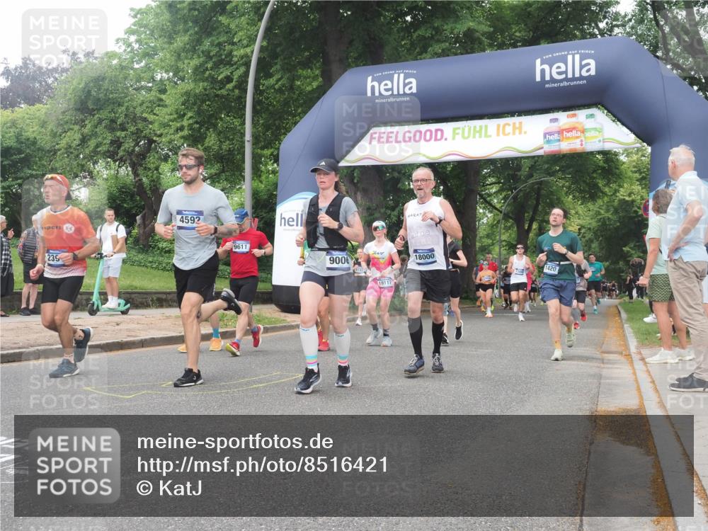 29.06.2025 - hella hamburg halbmarathon KatJ http://msf.ph/oto/8516421 29.06.2025 10:47:27 Zwischen KM18-KM19 1420, 2391, 2978, 4592, 5839, 6201, 7759, 8191, 8662 meine-sportfotos.de