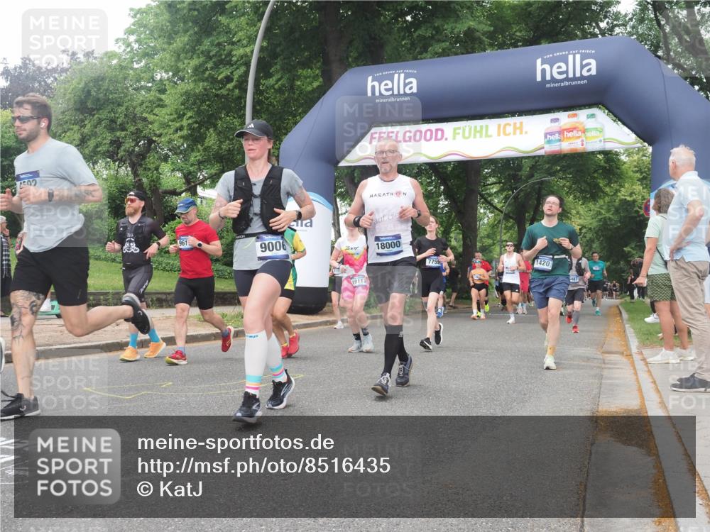 29.06.2025 - hella hamburg halbmarathon KatJ http://msf.ph/oto/8516435 29.06.2025 10:47:28 Zwischen KM18-KM19 1420, 2391, 4592, 5839, 6201, 6487, 7759, 8191, 8662 meine-sportfotos.de