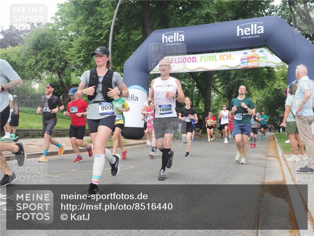 29.06.2025 - hella hamburg halbmarathon KatJ http://msf.ph/oto/8516440 29.06.2025 10:47:28 Zwischen KM18-KM19 1420, 2391, 4592, 5839, 6201, 6487, 7759, 8191, 8662 meine-sportfotos.de