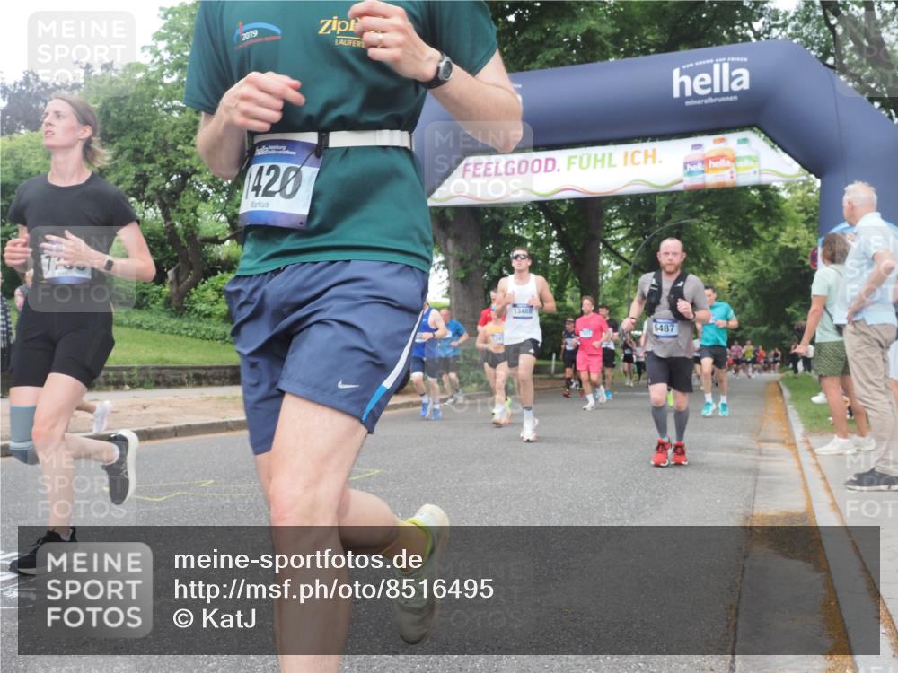 29.06.2025 - hella hamburg halbmarathon KatJ http://msf.ph/oto/8516495 29.06.2025 10:47:30 Zwischen KM18-KM19 1364, 1420, 2391, 4592, 6487, 7759, 8191, 8662 meine-sportfotos.de