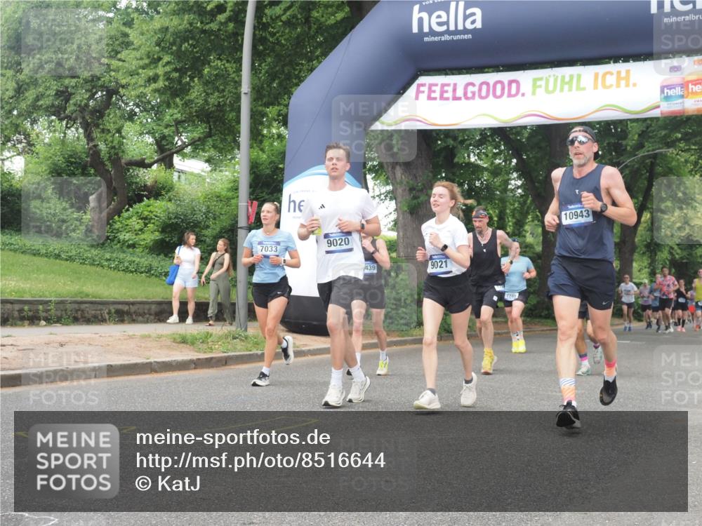 29.06.2025 - hella hamburg halbmarathon KatJ http://msf.ph/oto/8516644 29.06.2025 10:47:35 Zwischen KM18-KM19 1364, 1653, 3097, 4068, 4592, 6487, 6921, 7033, 8191 meine-sportfotos.de
