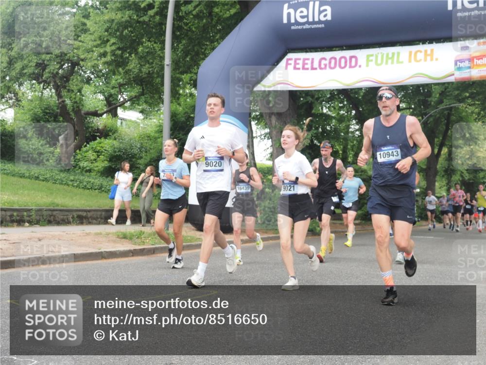 29.06.2025 - hella hamburg halbmarathon KatJ http://msf.ph/oto/8516650 29.06.2025 10:47:36 Zwischen KM18-KM19 1364, 1653, 3097, 4068, 6487, 6921, 7033 meine-sportfotos.de