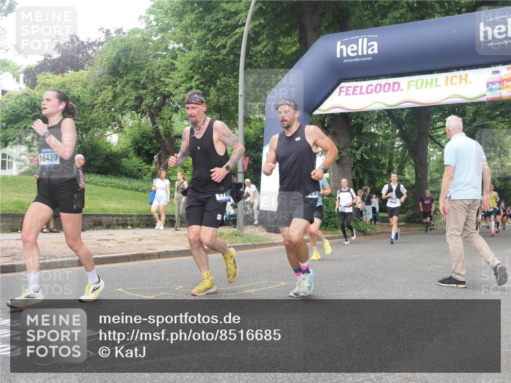 29.06.2025 - hella hamburg halbmarathon KatJ http://msf.ph/oto/8516685 29.06.2025 10:47:37 Zwischen KM18-KM19 1364, 1453, 1653, 2086, 3097, 4068, 6921, 7033 meine-sportfotos.de