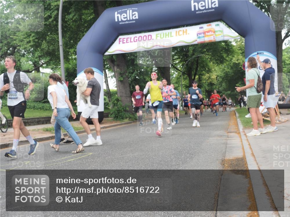 29.06.2025 - hella hamburg halbmarathon KatJ http://msf.ph/oto/8516722 29.06.2025 10:47:41 Zwischen KM18-KM19 1006, 1414, 1453, 2011, 2086, 3097, 6921, 7033 meine-sportfotos.de