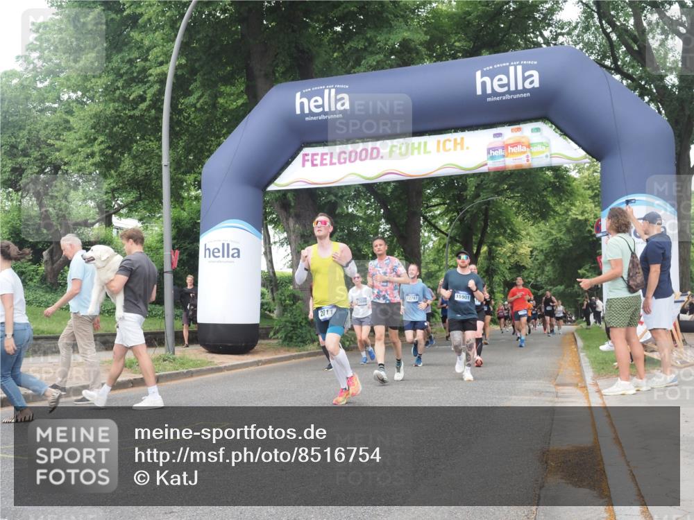 29.06.2025 - hella hamburg halbmarathon KatJ http://msf.ph/oto/8516754 29.06.2025 10:47:42 Zwischen KM18-KM19 1006, 1414, 1453, 2011, 2086, 2322, 2323, 7033 meine-sportfotos.de