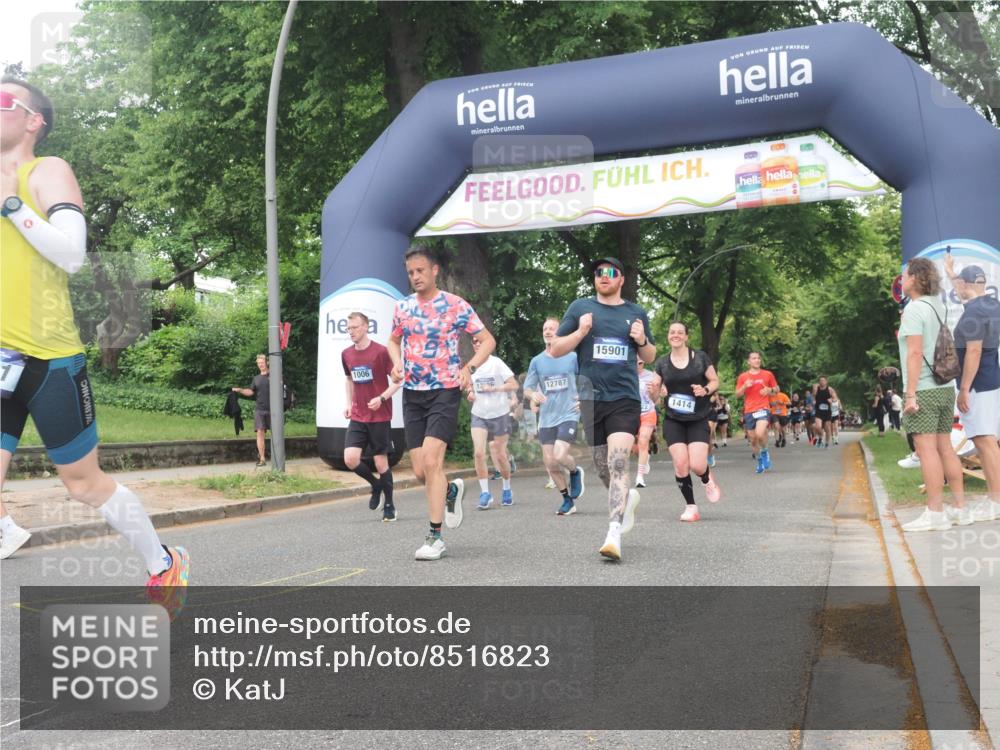 29.06.2025 - hella hamburg halbmarathon KatJ http://msf.ph/oto/8516823 29.06.2025 10:47:43 Zwischen KM18-KM19 1006, 1414, 1453, 2011, 2086, 2322, 2323 meine-sportfotos.de