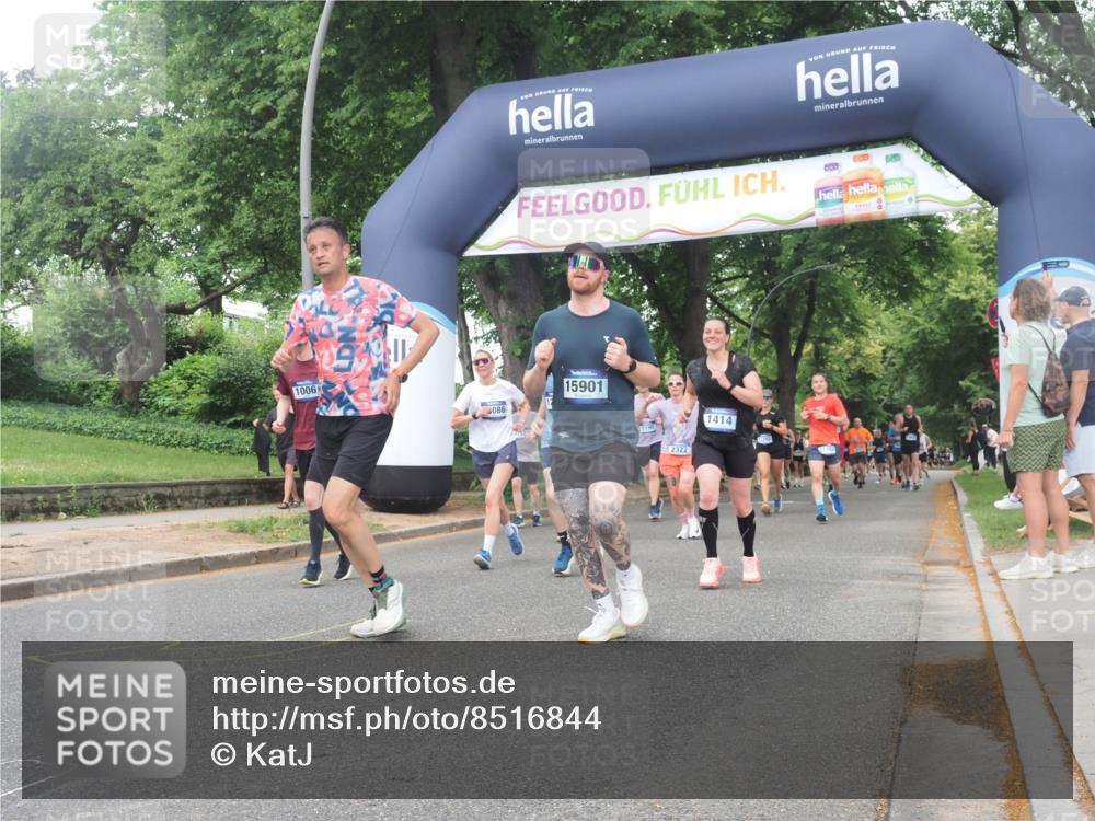 29.06.2025 - hella hamburg halbmarathon KatJ http://msf.ph/oto/8516844 29.06.2025 10:47:44 Zwischen KM18-KM19 1006, 1190, 1414, 1453, 2011, 2086, 2322, 2323 meine-sportfotos.de