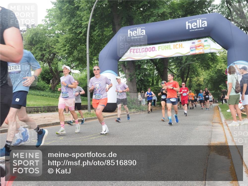 29.06.2025 - hella hamburg halbmarathon KatJ http://msf.ph/oto/8516890 29.06.2025 10:47:46 Zwischen KM18-KM19 1006, 1190, 1414, 2011, 2322, 2323, 8483 meine-sportfotos.de