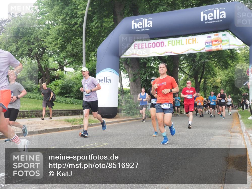 29.06.2025 - hella hamburg halbmarathon KatJ http://msf.ph/oto/8516927 29.06.2025 10:47:46 Zwischen KM18-KM19 1006, 1190, 1414, 2011, 2322, 2323, 8483 meine-sportfotos.de