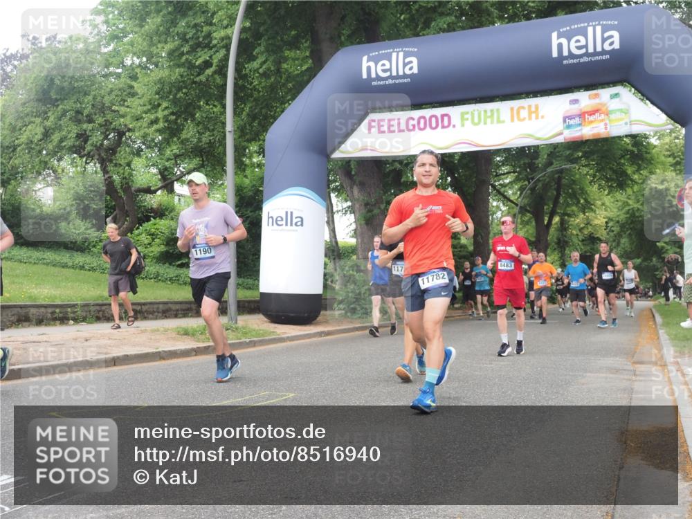 29.06.2025 - hella hamburg halbmarathon KatJ http://msf.ph/oto/8516940 29.06.2025 10:47:47 Zwischen KM18-KM19 1006, 1190, 1414, 2011, 2322, 2323, 8483 meine-sportfotos.de