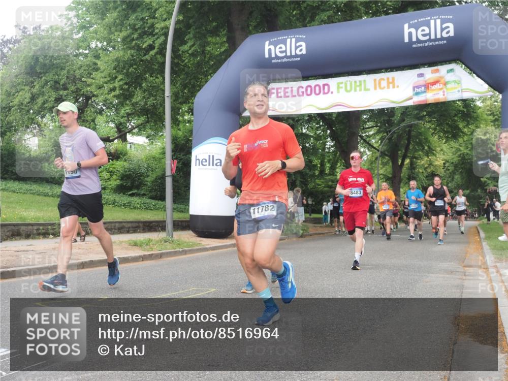 29.06.2025 - hella hamburg halbmarathon KatJ http://msf.ph/oto/8516964 29.06.2025 10:47:47 Zwischen KM18-KM19 1006, 1190, 1414, 2011, 2322, 2323, 8483 meine-sportfotos.de