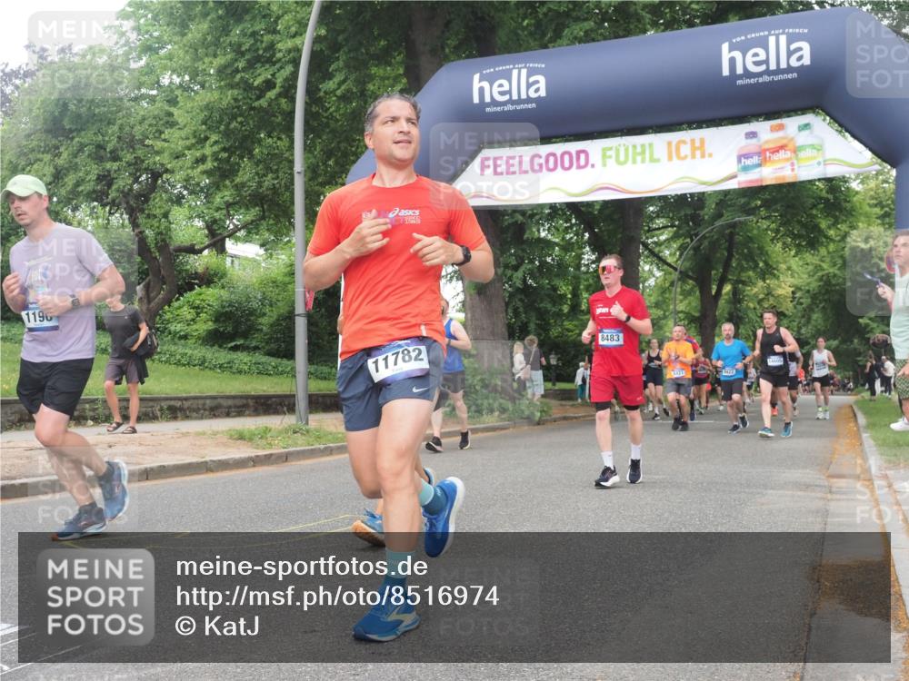 29.06.2025 - hella hamburg halbmarathon KatJ http://msf.ph/oto/8516974 29.06.2025 10:47:47 Zwischen KM18-KM19 1006, 1190, 1414, 2011, 2322, 2323, 8483 meine-sportfotos.de