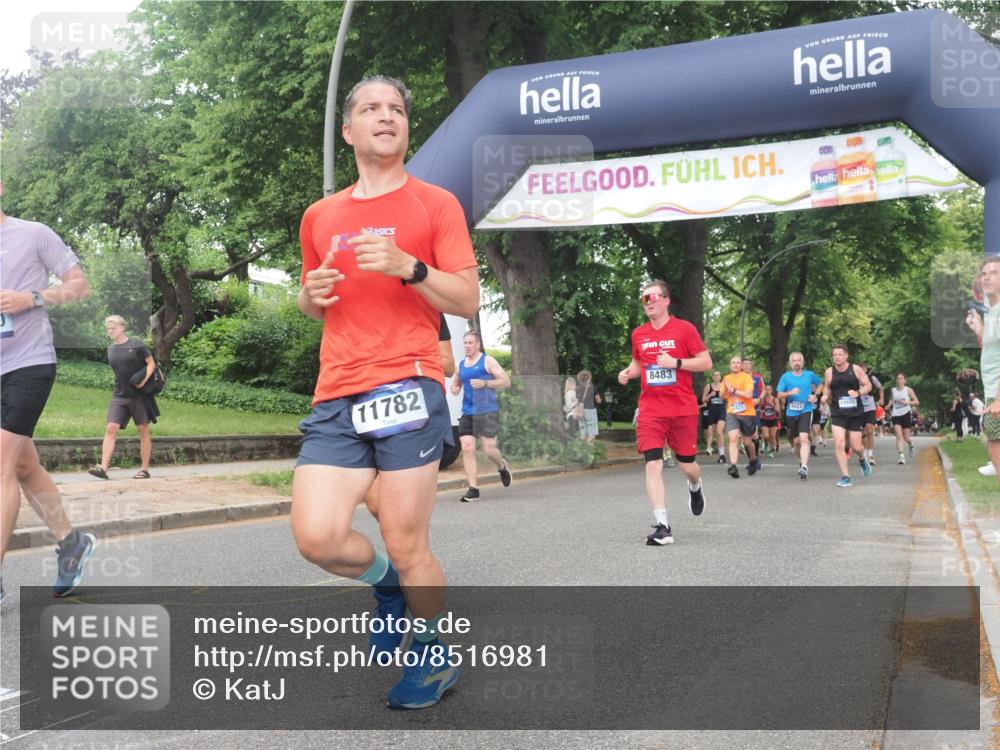 29.06.2025 - hella hamburg halbmarathon KatJ http://msf.ph/oto/8516981 29.06.2025 10:47:48 Zwischen KM18-KM19 1190, 1414, 2322, 2323, 8421, 8483 meine-sportfotos.de
