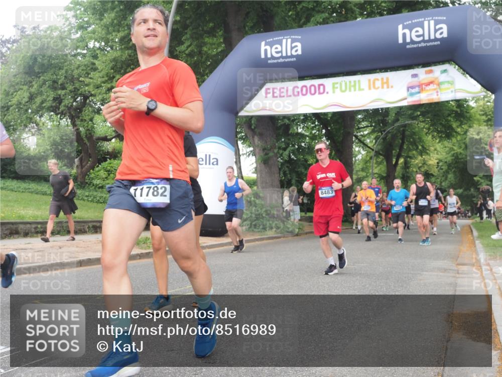 29.06.2025 - hella hamburg halbmarathon KatJ http://msf.ph/oto/8516989 29.06.2025 10:47:48 Zwischen KM18-KM19 1190, 1414, 2322, 2323, 8421, 8483 meine-sportfotos.de