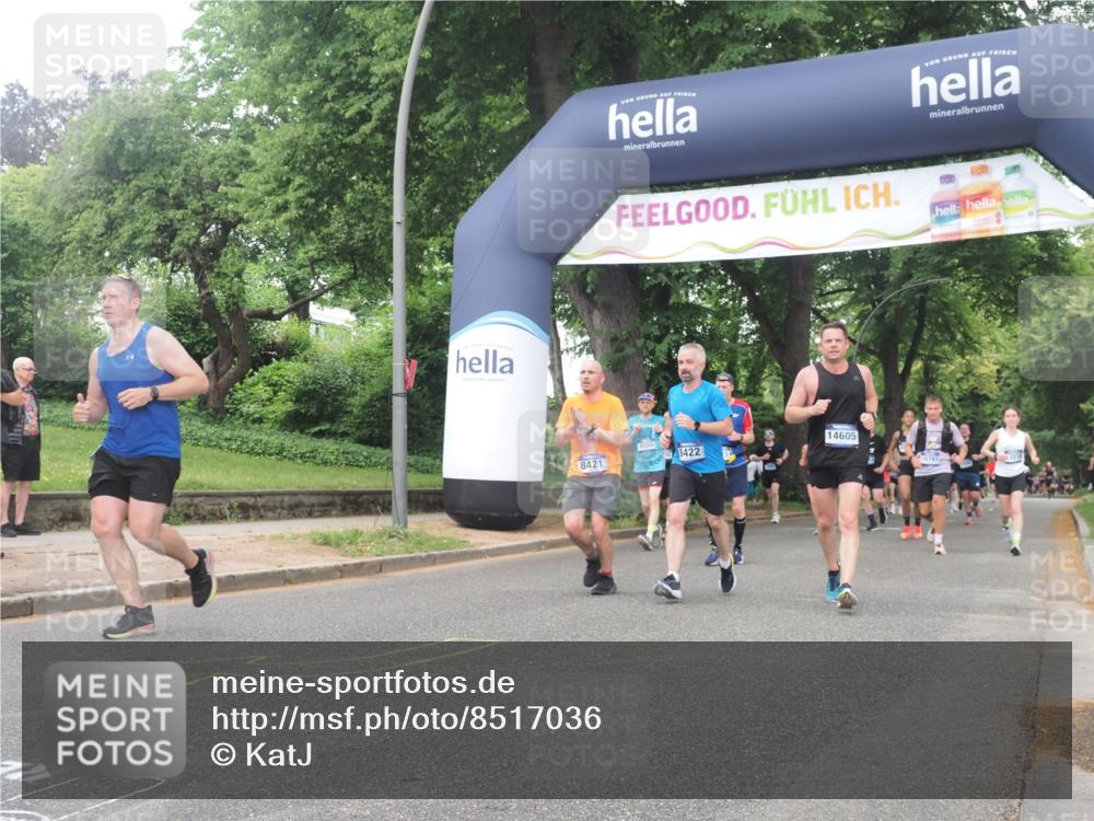 29.06.2025 - hella hamburg halbmarathon KatJ http://msf.ph/oto/8517036 29.06.2025 10:47:50 Zwischen KM18-KM19 1190, 2322, 2323, 8154, 8421, 8422, 8483 meine-sportfotos.de