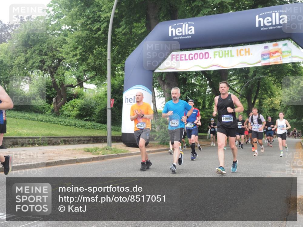 29.06.2025 - hella hamburg halbmarathon KatJ http://msf.ph/oto/8517051 29.06.2025 10:47:50 Zwischen KM18-KM19 1190, 2322, 2323, 8154, 8421, 8422, 8483 meine-sportfotos.de
