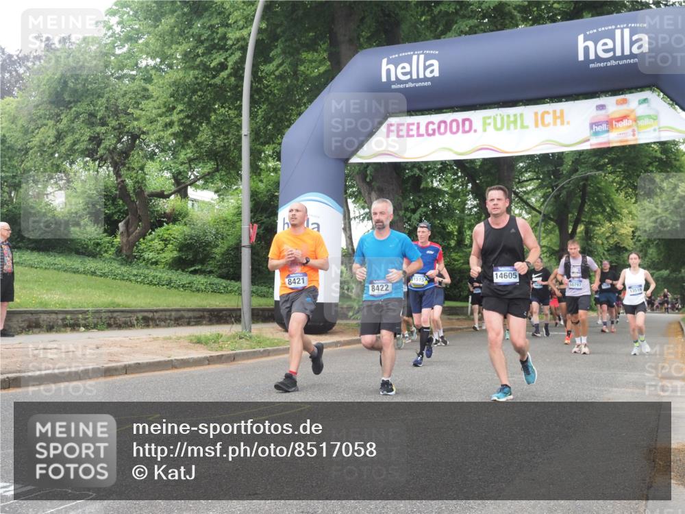 29.06.2025 - hella hamburg halbmarathon KatJ http://msf.ph/oto/8517058 29.06.2025 10:47:50 Zwischen KM18-KM19 1190, 2322, 2323, 8154, 8421, 8422, 8483 meine-sportfotos.de