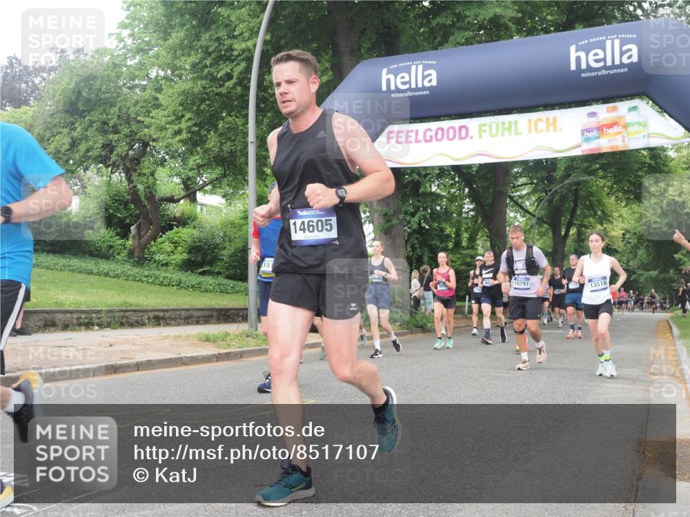 29.06.2025 - hella hamburg halbmarathon KatJ http://msf.ph/oto/8517107 29.06.2025 10:47:52 Zwischen KM18-KM19 1190, 3740, 6580, 7006, 8154, 8421, 8422, 8483 meine-sportfotos.de