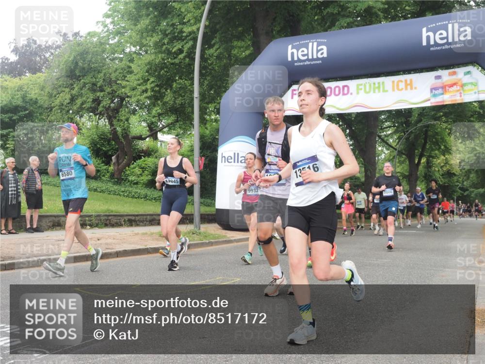 29.06.2025 - hella hamburg halbmarathon KatJ http://msf.ph/oto/8517172 29.06.2025 10:47:54 Zwischen KM18-KM19 3740, 5602, 5603, 5708, 6580, 7006, 7757, 8154, 8421, 8422 meine-sportfotos.de