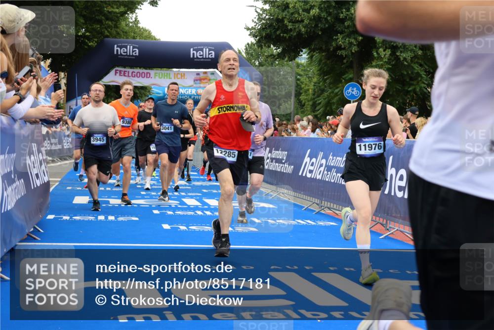 29.06.2025 - hella hamburg halbmarathon Strokosch-Dieckow http://msf.ph/oto/8517181 29.06.2025 10:55:06 Ziel 1549, 1628, 2119, 2448, 2884, 3041, 3791, 3945, 4249, 4616, 4903, 4938, 6355, 8691, 8973, 9060, 9361, 9380, 10188, 10191, 10192, 10582, 11333, 11747, 11976, 12248, 12961, 13297, 14750, 14834, 14948, 15126, 15854, 15879, 16108, 16630, 17803, 17842, 18031, 18966 meine-sportfotos.de