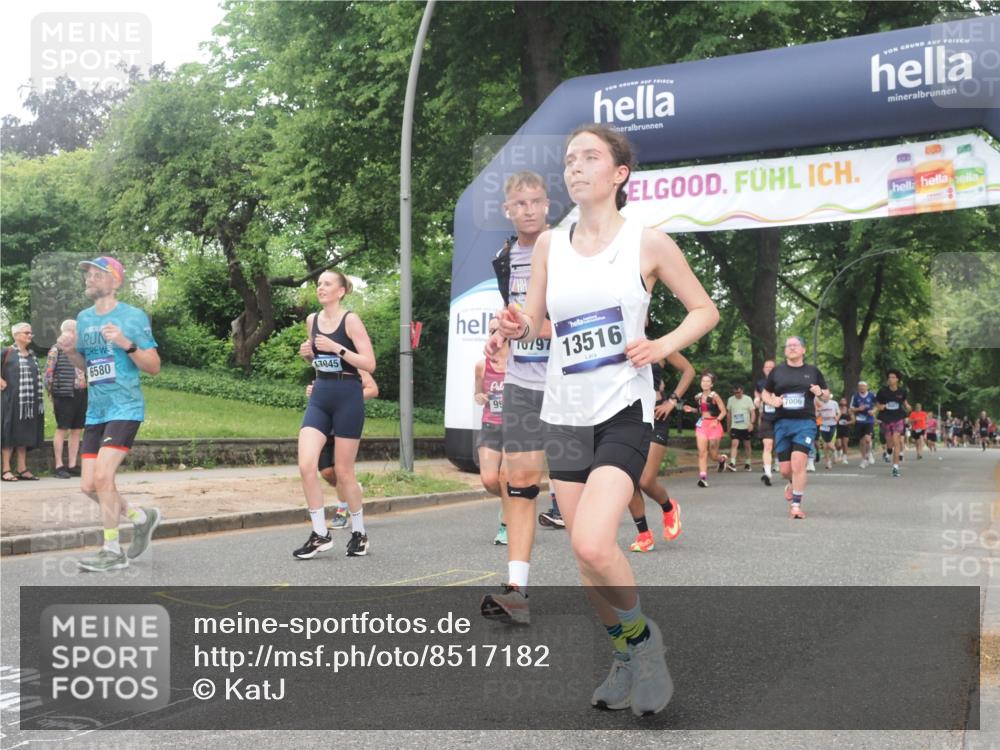 29.06.2025 - hella hamburg halbmarathon KatJ http://msf.ph/oto/8517182 29.06.2025 10:47:54 Zwischen KM18-KM19 3740, 5602, 5603, 5708, 6580, 7006, 7757, 8154, 8421, 8422 meine-sportfotos.de
