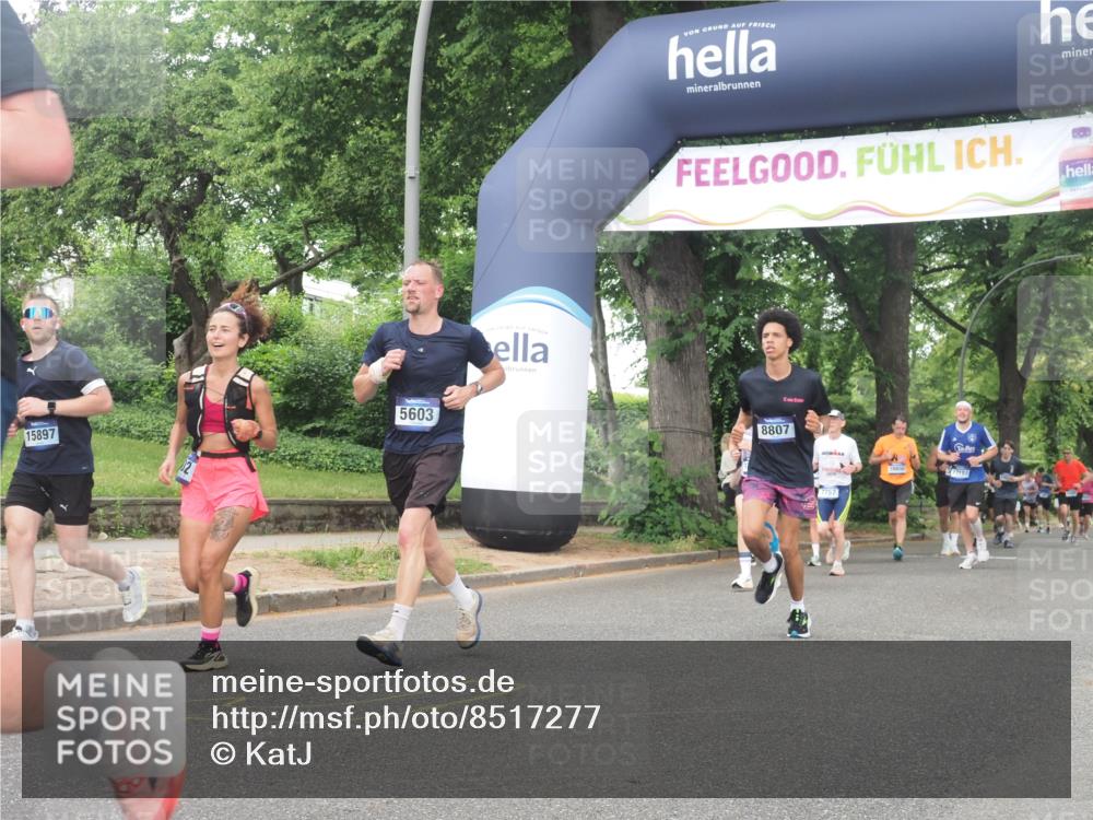 29.06.2025 - hella hamburg halbmarathon KatJ http://msf.ph/oto/8517277 29.06.2025 10:47:57 Zwischen KM18-KM19 3740, 5602, 5603, 5708, 6580, 7006, 7757, 8154, 8422 meine-sportfotos.de