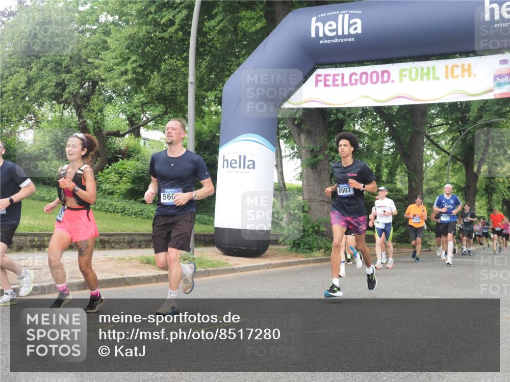 29.06.2025 - hella hamburg halbmarathon KatJ http://msf.ph/oto/8517280 29.06.2025 10:47:57 Zwischen KM18-KM19 3740, 5602, 5603, 5708, 6580, 7006, 7757, 8154, 8422 meine-sportfotos.de