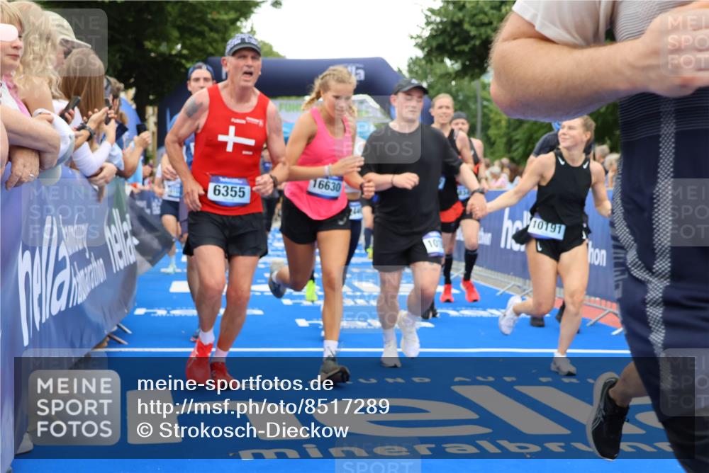 29.06.2025 - hella hamburg halbmarathon Strokosch-Dieckow http://msf.ph/oto/8517289 29.06.2025 10:55:08 Ziel 1549, 1628, 2119, 2448, 2884, 3041, 3791, 3945, 4903, 4938, 6355, 6891, 8691, 8973, 9060, 9361, 9380, 10188, 10191, 10192, 10582, 11333, 11747, 11976, 12248, 12961, 13297, 14750, 14834, 14948, 15126, 15854, 15879, 16108, 16521, 16630, 17803, 17842, 18031, 18966 meine-sportfotos.de
