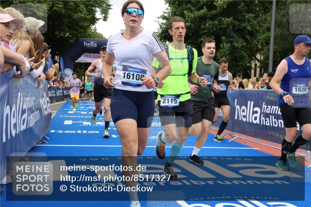 29.06.2025 - hella hamburg halbmarathon Strokosch-Dieckow http://msf.ph/oto/8517327 29.06.2025 10:55:11 Ziel 1549, 1628, 2119, 2448, 3041, 3945, 4903, 5643, 6355, 6723, 6891, 8691, 8973, 9361, 9380, 10188, 10191, 10192, 10263, 10582, 11184, 11747, 11976, 12248, 12961, 13470, 14834, 14948, 15854, 16108, 16521, 16630, 17842, 18031, 18380, 18531, 18966 meine-sportfotos.de