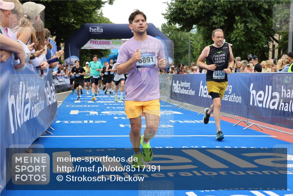 29.06.2025 - hella hamburg halbmarathon Strokosch-Dieckow http://msf.ph/oto/8517391 29.06.2025 10:55:15 Ziel 1549, 1628, 2119, 2448, 3041, 4189, 4903, 5287, 5643, 6355, 6723, 6891, 8487, 8973, 9361, 10188, 10191, 10192, 10263, 10582, 11184, 11747, 12248, 12526, 13236, 13470, 14834, 15854, 16108, 16521, 16985, 18031, 18290, 18380, 18531, 18966 meine-sportfotos.de
