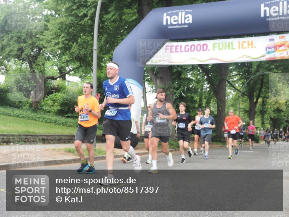 29.06.2025 - hella hamburg halbmarathon KatJ http://msf.ph/oto/8517397 29.06.2025 10:48:01 Zwischen KM18-KM19 3400, 5602, 5603, 5708, 6708, 7757 meine-sportfotos.de