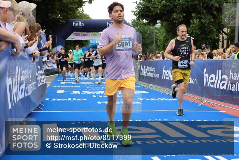 29.06.2025 - hella hamburg halbmarathon Strokosch-Dieckow http://msf.ph/oto/8517399 29.06.2025 10:55:15 Ziel 1549, 1628, 2119, 2448, 3041, 4189, 4903, 5287, 5643, 6355, 6723, 6891, 8487, 8973, 9361, 10188, 10191, 10192, 10263, 10582, 11184, 11747, 12248, 12526, 13236, 13470, 14834, 15854, 16108, 16521, 16985, 18031, 18290, 18380, 18531, 18966 meine-sportfotos.de