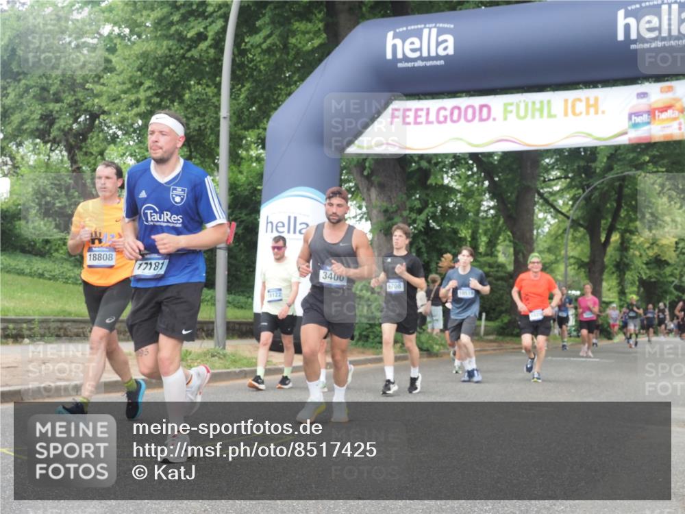 29.06.2025 - hella hamburg halbmarathon KatJ http://msf.ph/oto/8517425 29.06.2025 10:48:02 Zwischen KM18-KM19 3400, 5602, 5603, 6708, 7757 meine-sportfotos.de