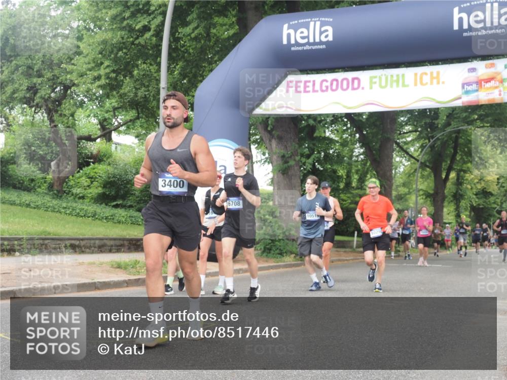 29.06.2025 - hella hamburg halbmarathon KatJ http://msf.ph/oto/8517446 29.06.2025 10:48:03 Zwischen KM18-KM19 3400, 6708, 7049 meine-sportfotos.de
