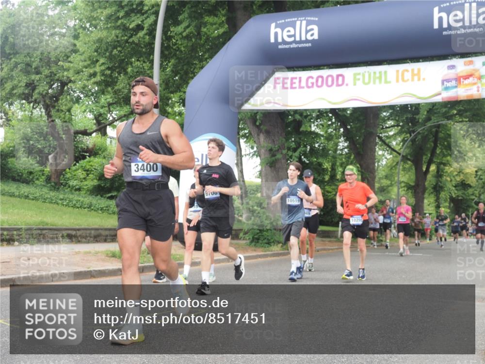 29.06.2025 - hella hamburg halbmarathon KatJ http://msf.ph/oto/8517451 29.06.2025 10:48:03 Zwischen KM18-KM19 3400, 6708, 7049 meine-sportfotos.de