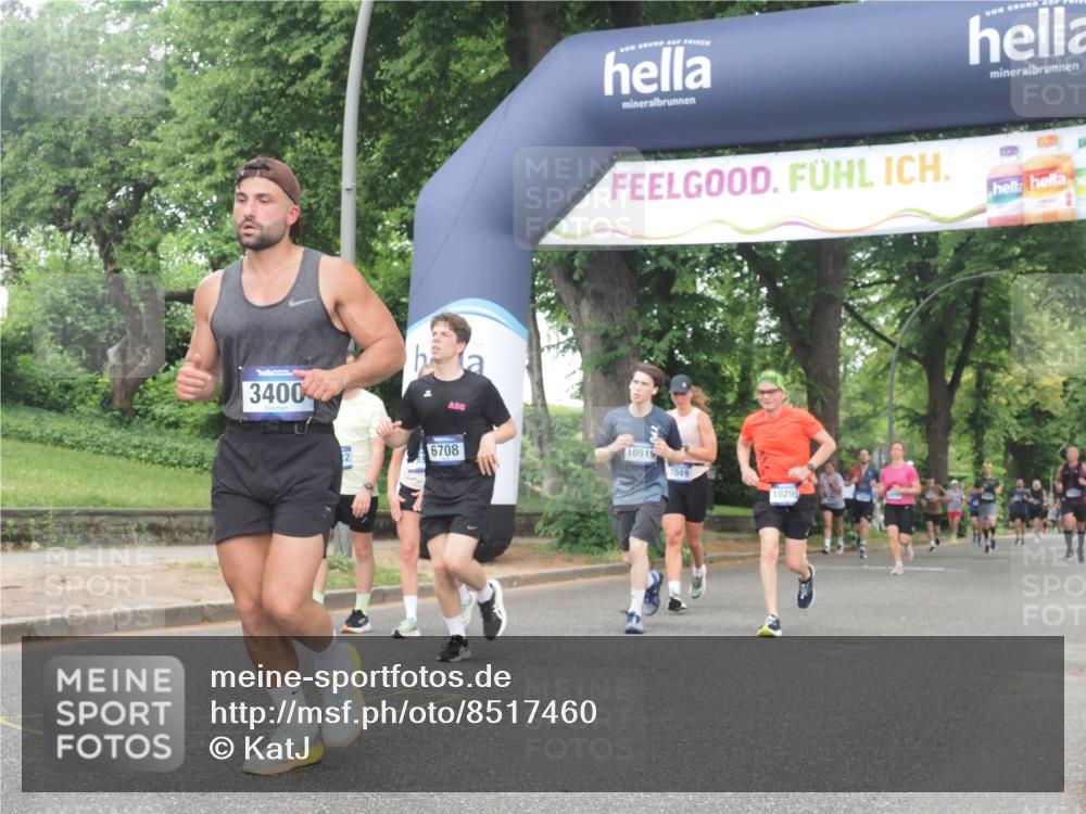 29.06.2025 - hella hamburg halbmarathon KatJ http://msf.ph/oto/8517460 29.06.2025 10:48:03 Zwischen KM18-KM19 3400, 6708, 7049 meine-sportfotos.de