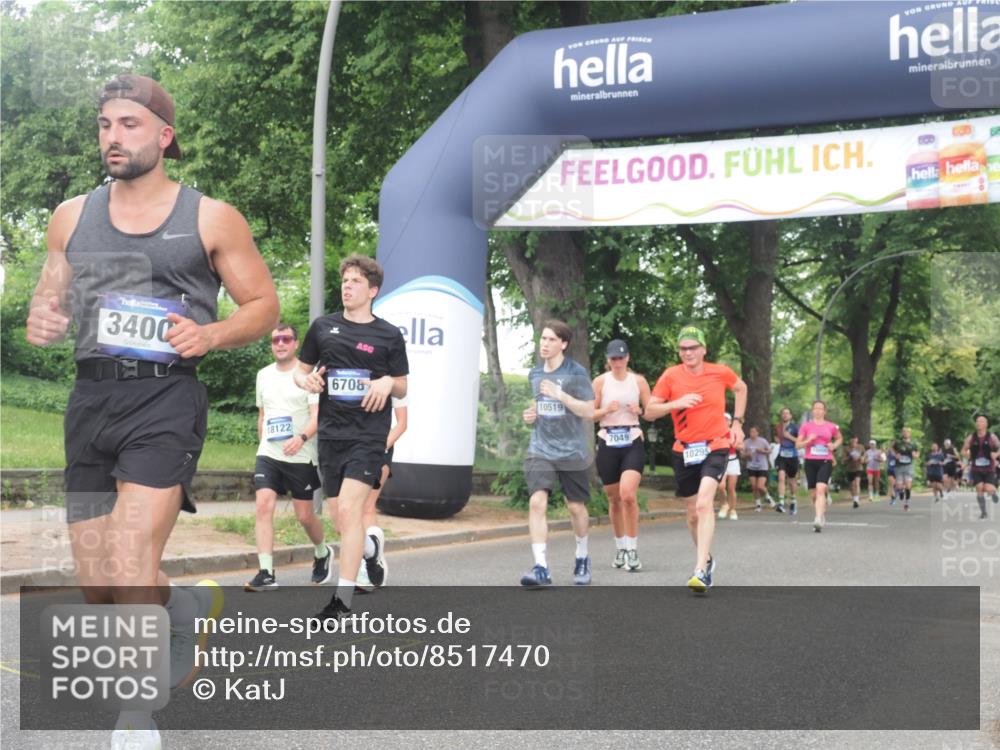 29.06.2025 - hella hamburg halbmarathon KatJ http://msf.ph/oto/8517470 29.06.2025 10:48:03 Zwischen KM18-KM19 3400, 6708, 7049 meine-sportfotos.de