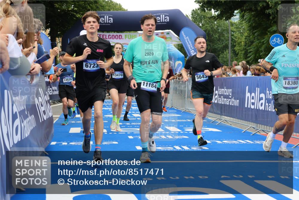 29.06.2025 - hella hamburg halbmarathon Strokosch-Dieckow http://msf.ph/oto/8517471 29.06.2025 10:55:18 Ziel 1130, 2771, 4189, 4903, 5287, 5643, 6723, 6891, 6938, 8487, 8973, 10188, 10263, 10582, 11184, 12526, 13234, 13236, 13470, 15854, 16521, 16985, 17603, 17940, 18031, 18290, 18380, 18531, 18966 meine-sportfotos.de