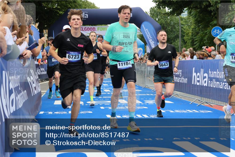 29.06.2025 - hella hamburg halbmarathon Strokosch-Dieckow http://msf.ph/oto/8517487 29.06.2025 10:55:18 Ziel 1130, 2771, 4189, 4903, 5287, 5643, 6723, 6891, 6938, 8487, 8973, 10188, 10263, 10582, 11184, 12526, 13234, 13236, 13470, 15854, 16521, 16985, 17603, 17940, 18031, 18290, 18380, 18531, 18966 meine-sportfotos.de