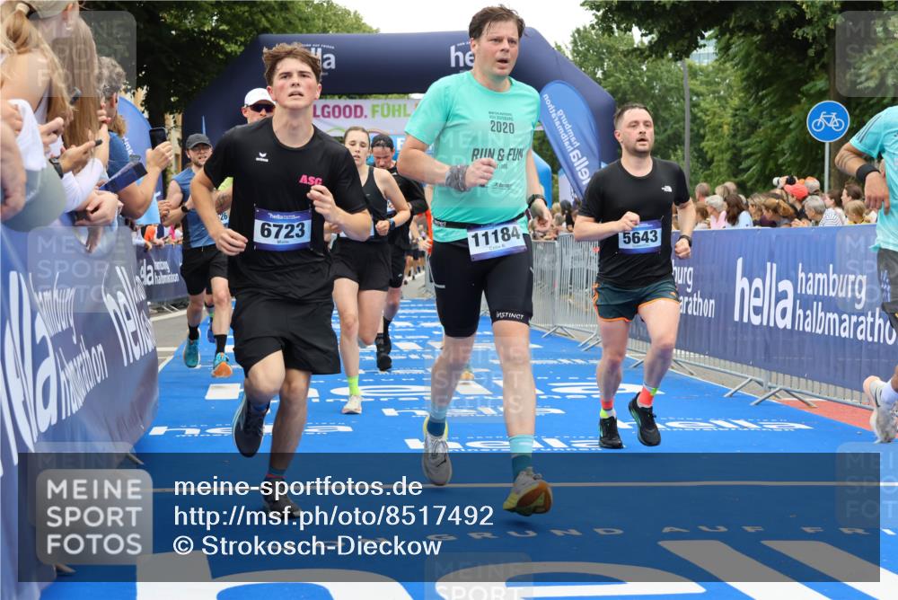 29.06.2025 - hella hamburg halbmarathon Strokosch-Dieckow http://msf.ph/oto/8517492 29.06.2025 10:55:18 Ziel 1130, 2771, 4189, 4903, 5287, 5643, 6723, 6891, 6938, 8487, 8973, 10188, 10263, 10582, 11184, 12526, 13234, 13236, 13470, 15854, 16521, 16985, 17603, 17940, 18031, 18290, 18380, 18531, 18966 meine-sportfotos.de