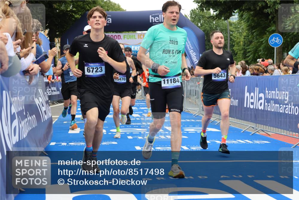 29.06.2025 - hella hamburg halbmarathon Strokosch-Dieckow http://msf.ph/oto/8517498 29.06.2025 10:55:18 Ziel 1130, 2771, 4189, 4903, 5287, 5643, 6723, 6891, 6938, 8487, 8973, 10188, 10263, 10582, 11184, 12526, 13234, 13236, 13470, 15854, 16521, 16985, 17603, 17940, 18031, 18290, 18380, 18531, 18966 meine-sportfotos.de
