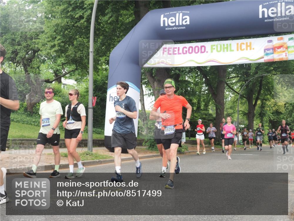 29.06.2025 - hella hamburg halbmarathon KatJ http://msf.ph/oto/8517499 29.06.2025 10:48:04 Zwischen KM18-KM19 3400, 6708, 7049 meine-sportfotos.de