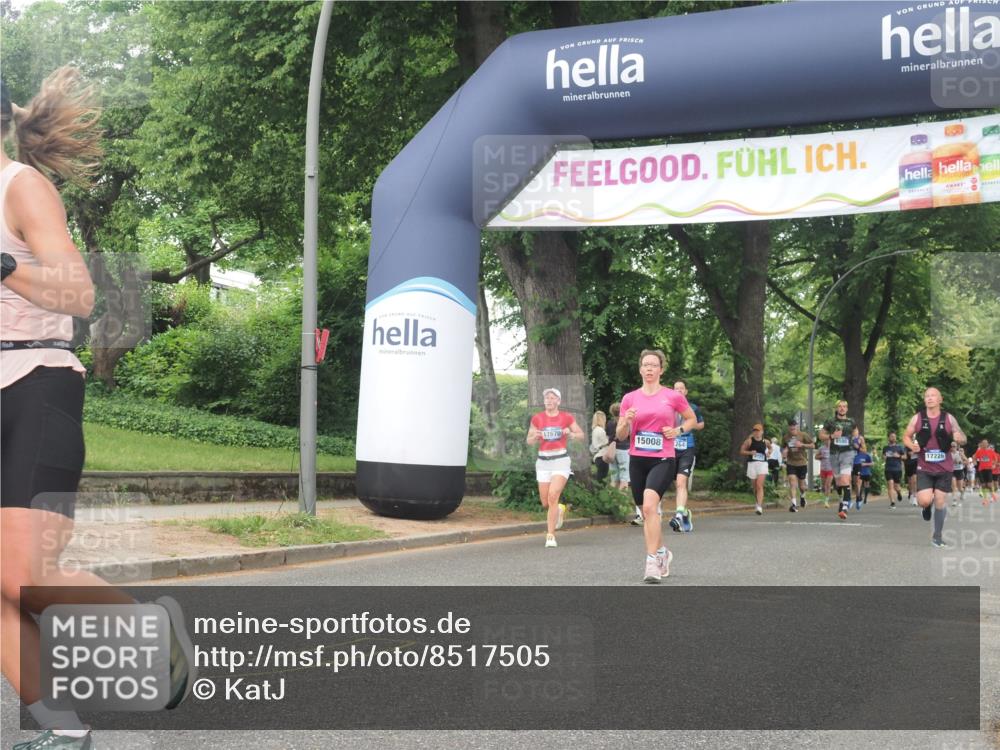 29.06.2025 - hella hamburg halbmarathon KatJ http://msf.ph/oto/8517505 29.06.2025 10:48:06 Zwischen KM18-KM19 1264, 3400, 6708, 7049 meine-sportfotos.de