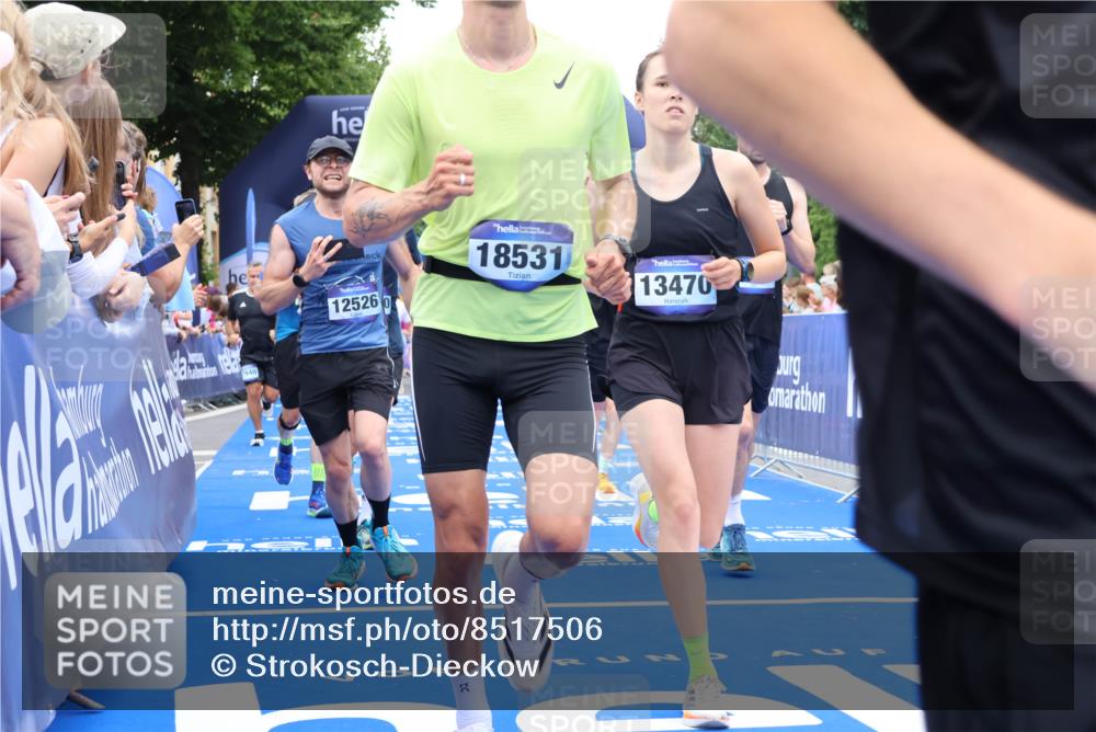 29.06.2025 - hella hamburg halbmarathon Strokosch-Dieckow http://msf.ph/oto/8517506 29.06.2025 10:55:20 Ziel 1130, 2252, 2771, 4189, 4951, 5287, 5643, 6723, 6891, 6938, 8487, 8973, 10188, 10263, 11184, 12526, 13234, 13236, 13470, 16213, 16521, 16985, 17603, 17940, 18290, 18380, 18531 meine-sportfotos.de